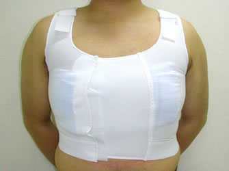 女性化乳房修正術症例№04手術後1週間サポーター着用